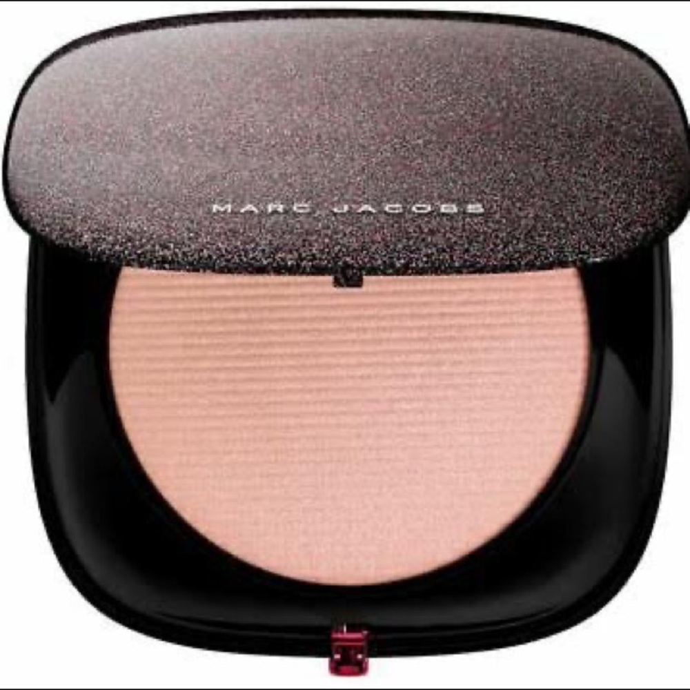 ✨ Marc Jacobs Beauty SHOWSTOPPER Highlighter ✨